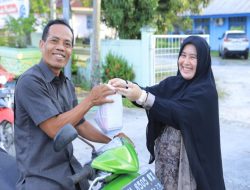 DWP UP Diskominfo Kampar Bagi 200 paket Takjil Ke Masyarakat