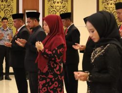 2 Personel Dilantik Menjadi PPNS, Kasatpol PP Kampar Arizon Ucapkan Selamat