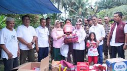 Wabup Kampar Tinjau Korban Kebakaran di Siak Hulu Sekaligus Serahkan Bantuan