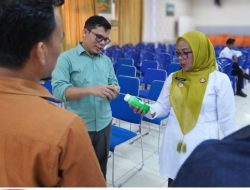 Wabup Misharti Tinjau Kesiapan Pelatihan Produksi Sabun dan Minyak Sawit di Politeknik Kampar