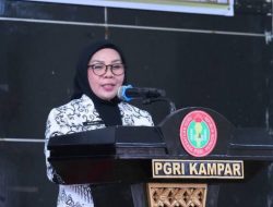Lepas Jemaah Calon Haji Anggota PGRI Kampar, Ini Kata Wabup Misharti